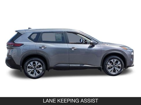 Used 2022 Nissan Rogue SV w/ SV Premium Package FWD image 6