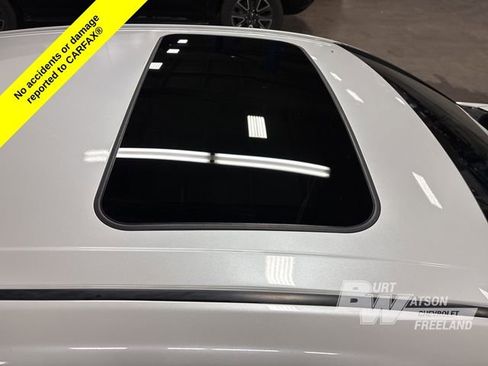 Used 2019 Toyota Avalon Limited image 3