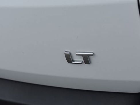 Certified 2023 Chevrolet Traverse LT FWD image 16