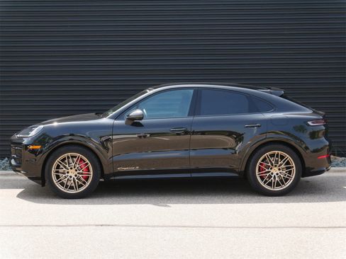 New 2025 Porsche Cayenne S image 2