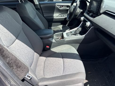 Used 2022 Toyota RAV4 XLE w/ Convenience Package image 23
