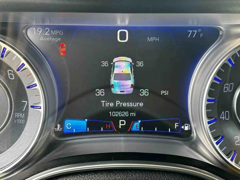 Used 2018 Chrysler 300 Touring w/ Driver Convenience Group image 33