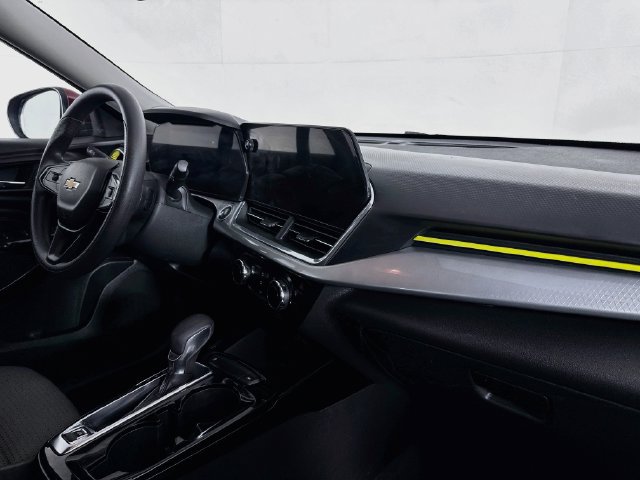 Used 2024 Chevrolet Trax LT FWD image 27
