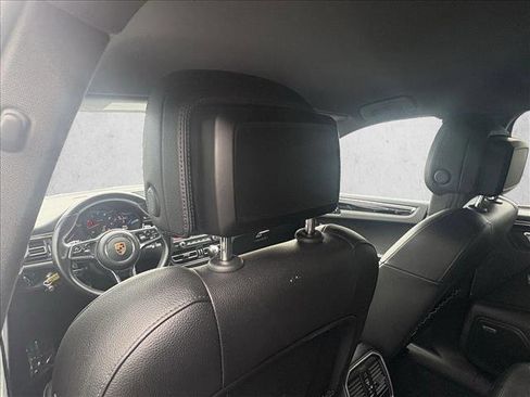 Used 2020 Porsche Macan image 16