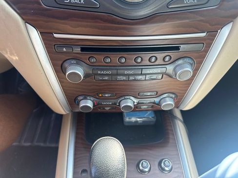Used 2020 Nissan Pathfinder Platinum FWD image 19
