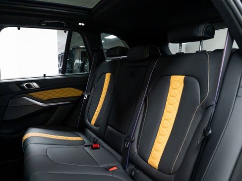 Used 2023 BMW X5 M image 9