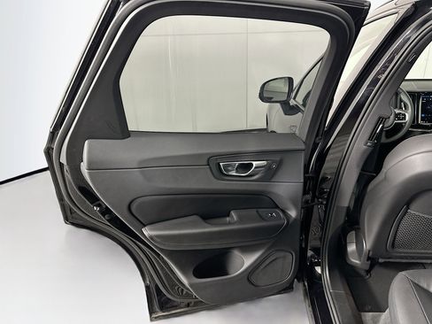 Used 2025 Volvo XC60 B5 Plus image 25