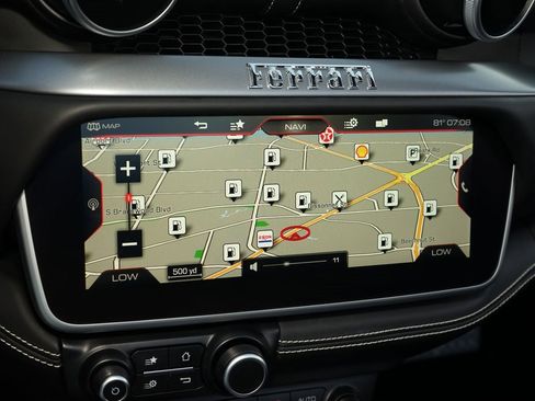 Used 2019 Ferrari Portofino image 14