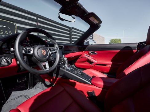 Used 2019 Porsche 911 Carrera GTS image 2