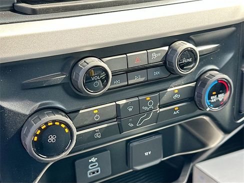 New 2025 Ford F550 4x4 Crew Cab image 9