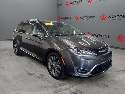 Used 2019 Chrysler Pacifica Limited w/ Tire & Wheel Group