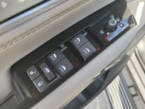 New 2025 Jeep Wagoneer Series III w/ Quick Order Package 25C Super image 17