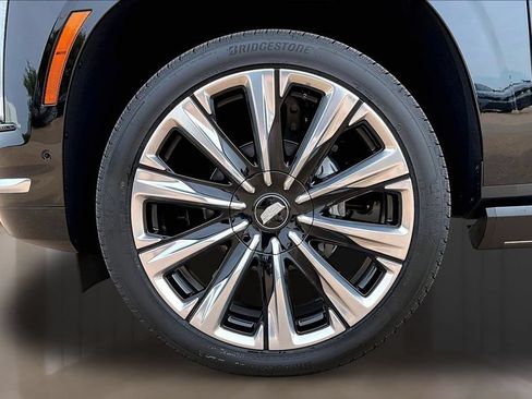 New 2026 Cadillac Escalade Luxury w/ Touring Package AWD/4WD image 12