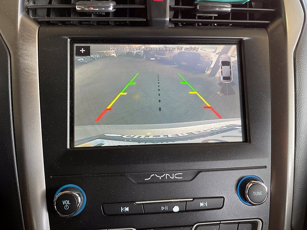 Used 2019 Ford Fusion SE FWD image 10