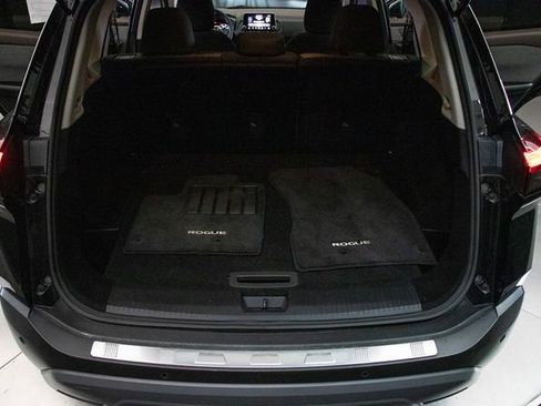 Used 2023 Nissan Rogue SV image 19