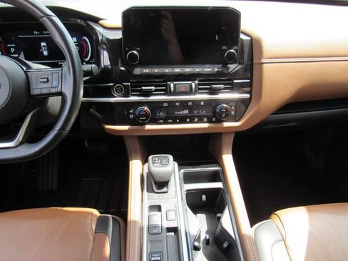Certified 2024 Nissan Pathfinder Platinum w/ Cargo Package FWD image 21