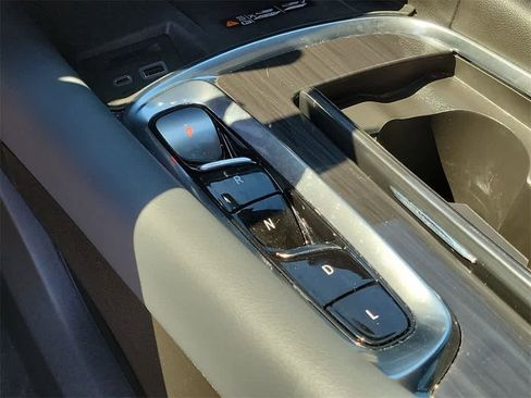 Used 2022 Buick Enclave Essence image 31