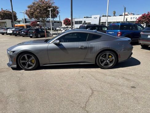 Used 2024 Ford Mustang Coupe RWD image 4