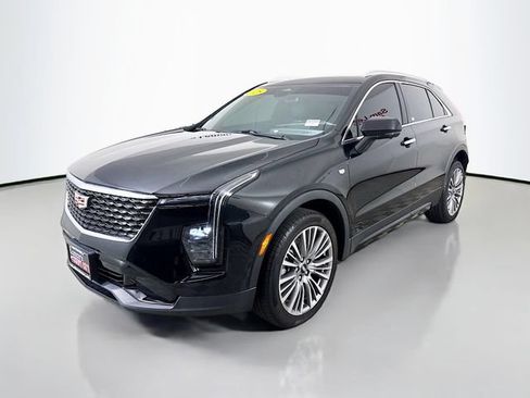 Used 2025 Cadillac XT4 Premium Luxury w/ Cold Weather Package FWD image 3