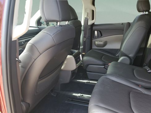 New 2026 Kia Carnival EX FWD image 5