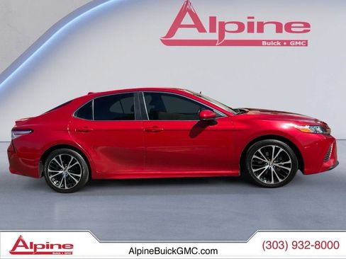 Used 2020 Toyota Camry SE FWD image 6