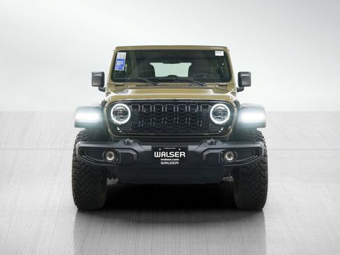 Used 2025 Jeep Wrangler Willys AWD/4WD image 8