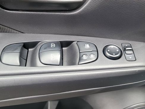 Certified 2024 Nissan Kicks S image 29