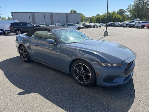 Used 2025 Ford Mustang Premium image 9
