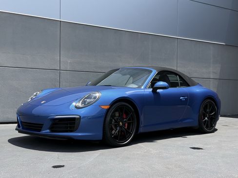 Certified 2017 Porsche 911 Carrera S RWD image 1