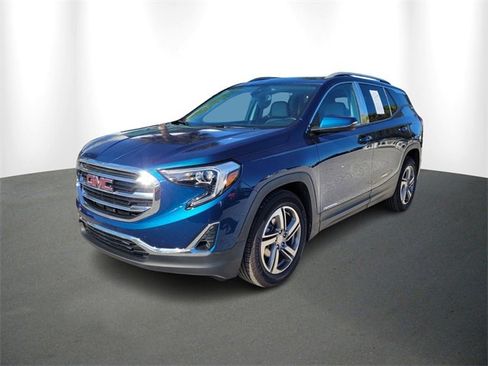 Used 2021 GMC Terrain SLT w/ Infotainment Package II image 2