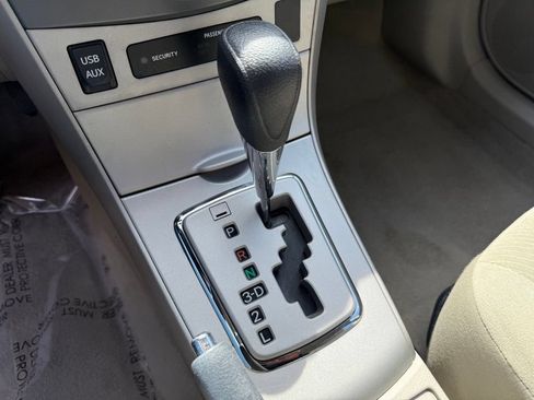 Used 2012 Toyota Corolla LE FWD image 28
