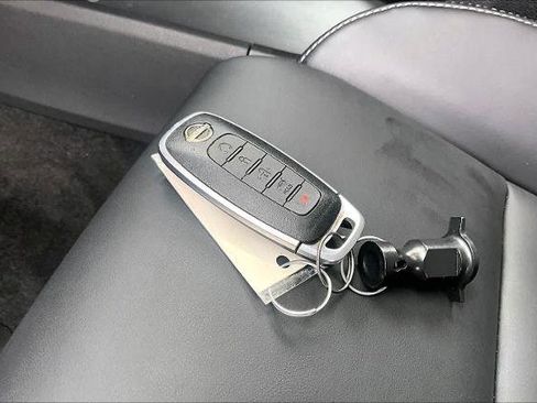 Used 2023 Nissan Rogue SV w/ SV Premium B Package FWD image 15