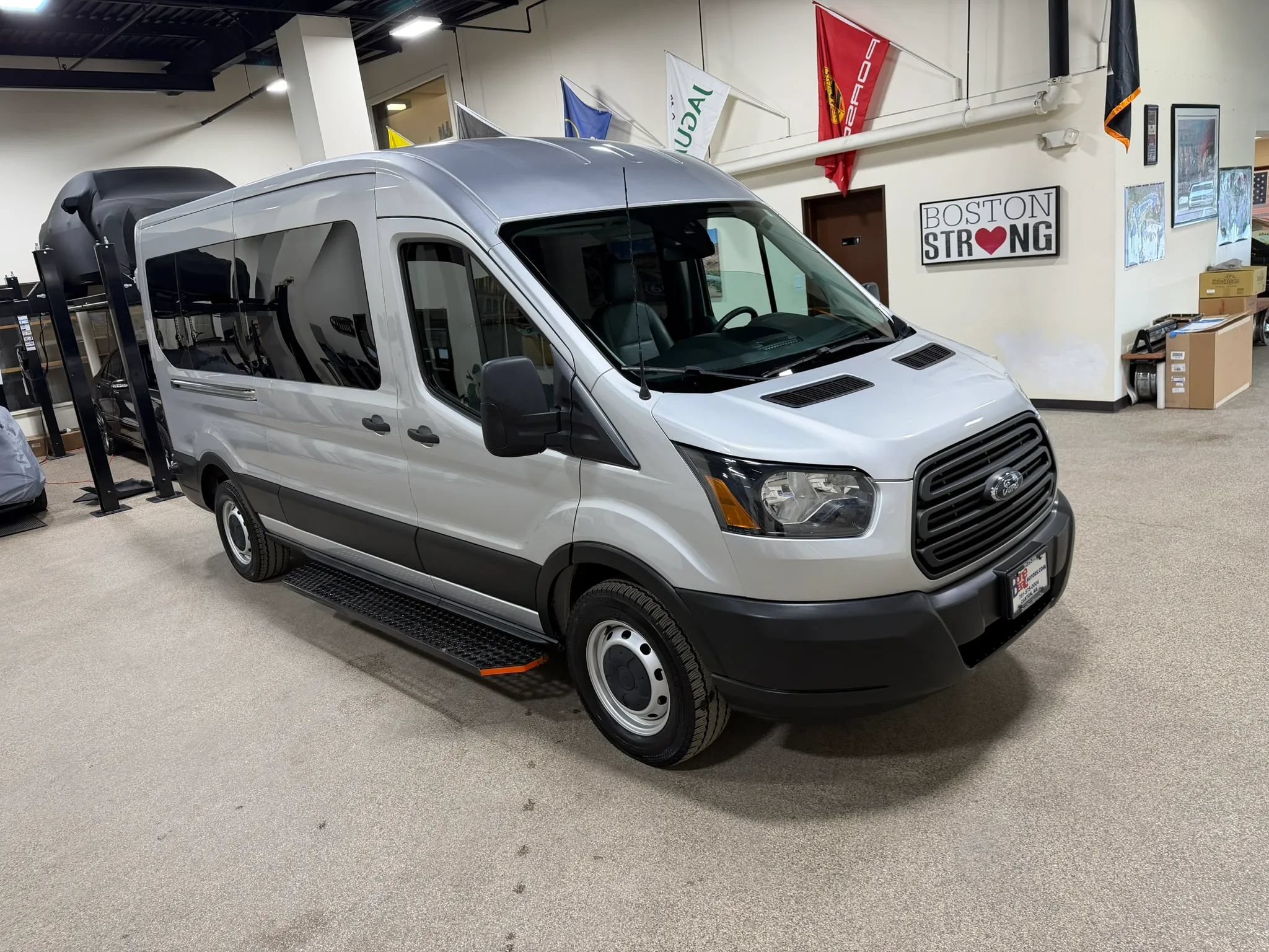 Used 2019 Ford Transit 250 148 Medium Roof RWD image 14