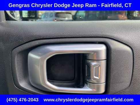 Used 2024 Jeep Wrangler Unlimited w/ Convenience Group AWD/4WD image 25