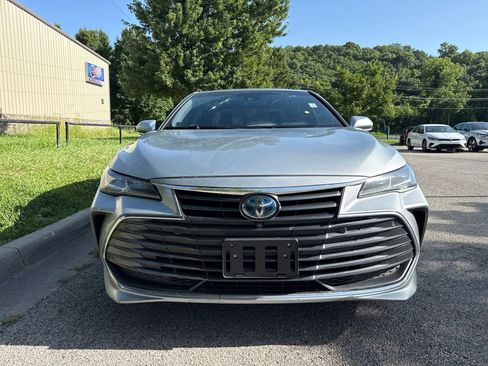 Used 2020 Toyota Avalon Limited w/ Advanced Safety Package FWD image 2