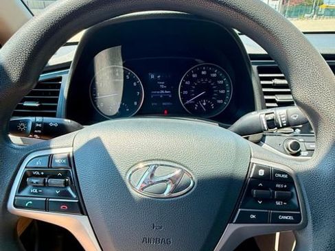 Used 2018 Hyundai Elantra SEL FWD image 15