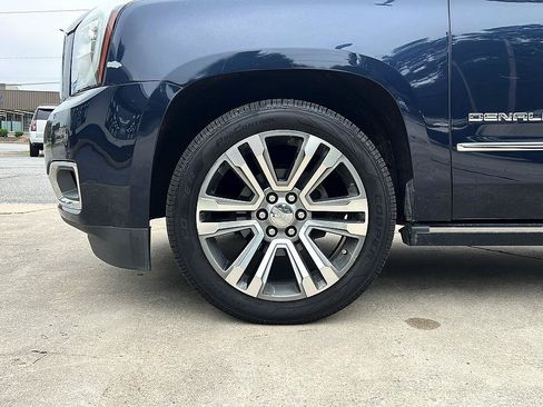 Used 2018 GMC Yukon XL Denali w/ Denali Ultimate Package AWD/4WD image 21