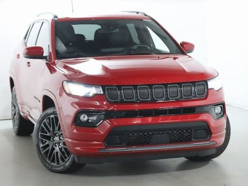 Used 2022 Jeep Compass Limited AWD/4WD image 2
