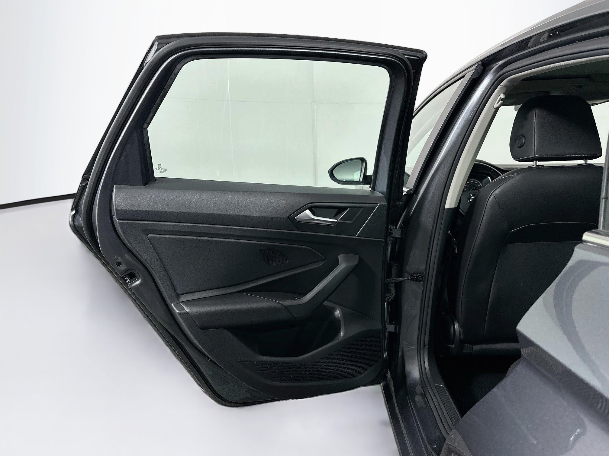 Used 2019 Volkswagen Jetta SE w/ Cold Weather Package FWD image 26