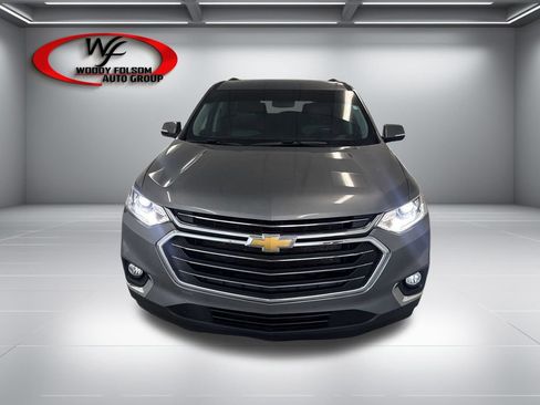 Used 2020 Chevrolet Traverse LT FWD image 2