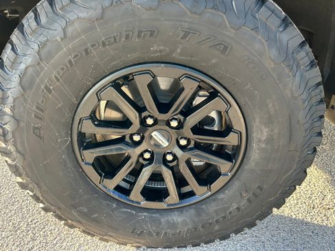 Used 2025 Ford F150 Raptor image 6