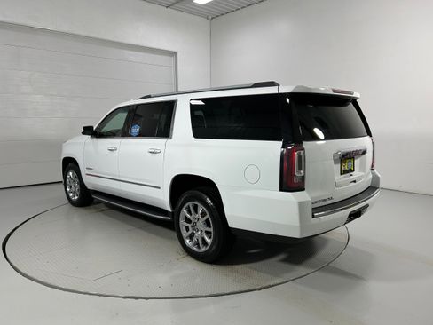 Used 2017 GMC Yukon XL Denali image 22