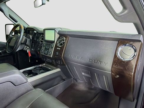 Used 2016 Ford F250 Platinum w/ FX4 Off-Road Package image 30