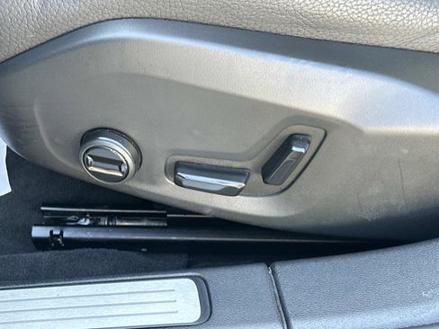 Certified 2025 Volvo V60 B5 Cross Country Plus image 18