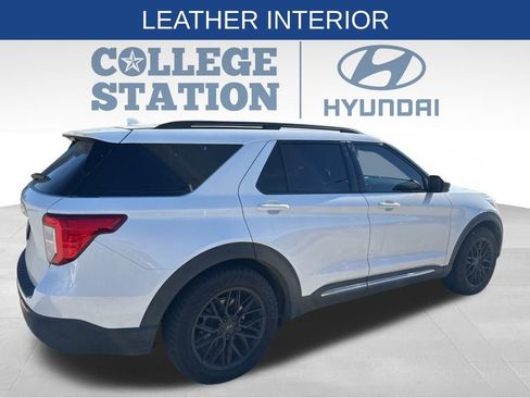 Used 2021 Ford Explorer XLT w/ Equipment Group 202A image 6