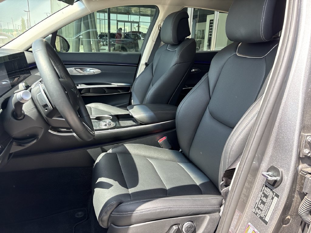 Used 2026 Genesis GV70 2.5T AWD/4WD image 13