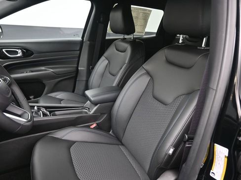 New 2026 Jeep Compass Latitude AWD/4WD image 19