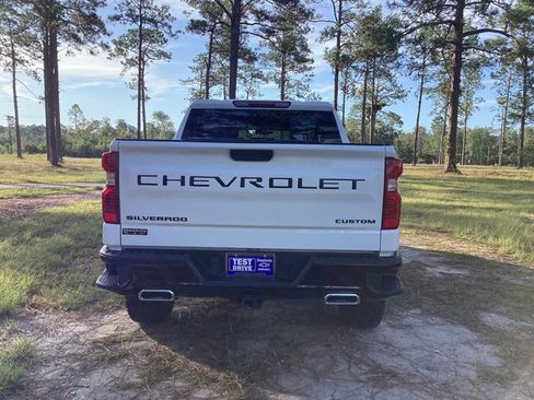 Used 2024 Chevrolet Silverado 1500 Custom Trail Boss w/ LPO, Dark Essentials Package image 6