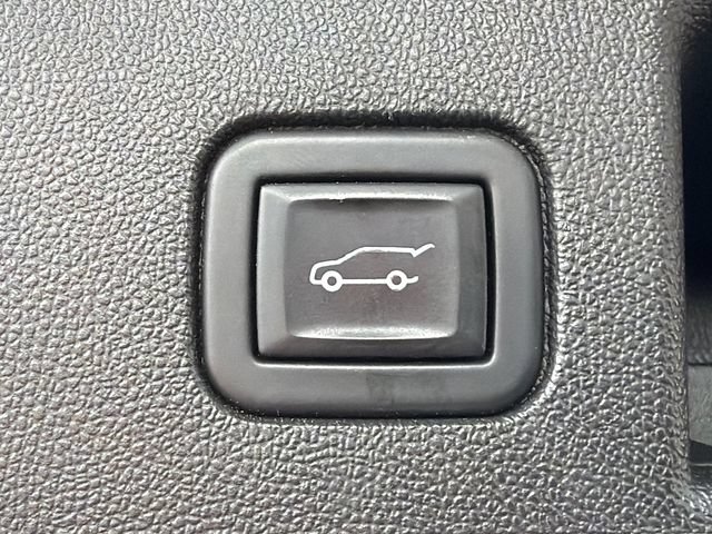 Used 2023 Chevrolet Equinox RS FWD image 19