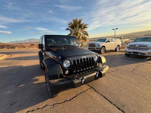 Used 2014 Jeep Wrangler Rubicon w/ Power Convenience Group image 7